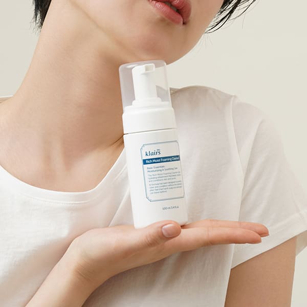 Dear Klairs - Rich Moist Foaming Cleanser