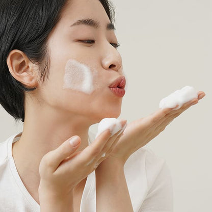 Dear Klairs - Rich Moist Foaming Cleanser